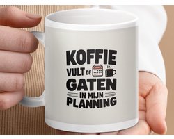Mok Koffie Vult De Gaten In Mijn Planning mok, leuke mok, koffiemok, cadeau voor koffieliefhebber, gepersonaliseerde mok, mok voor haar