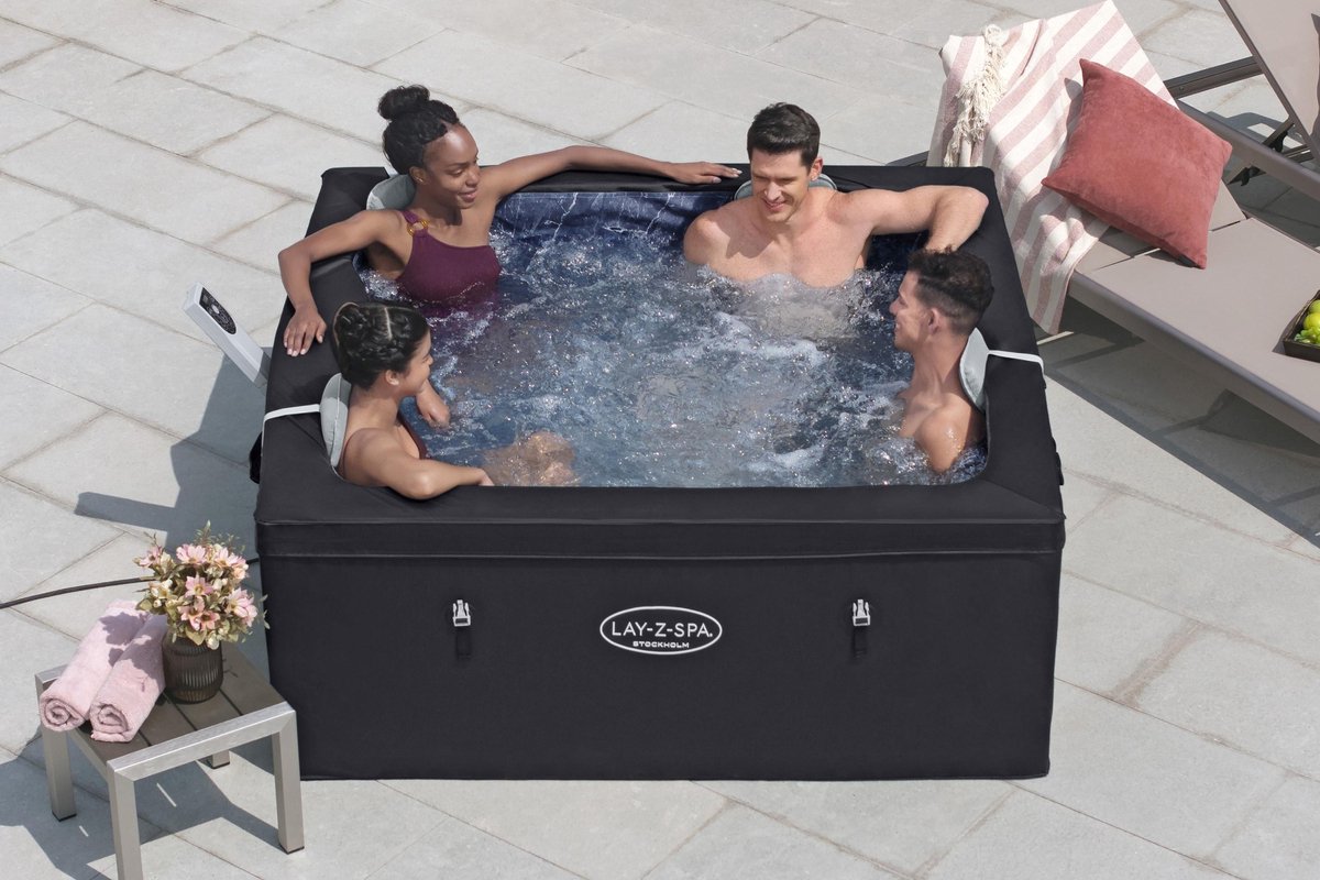 Bestway Stockholm ThermaCore UltraFit Smart AirJet 6 Hot Tub - afbeelding 2