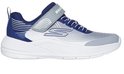 Blauwe en grijze Skechers sneaker met witte zool, grijze klittenbandsluiting en reflecterende lijnen.