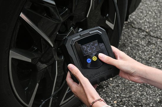 Michelin Elektrische Bandenpomp 12V - Instelbaar op gewenste druk - Tot 8,3 bar - voor autobanden, fietsbanden, sportballen & opblaasartikelen — afbeelding 4