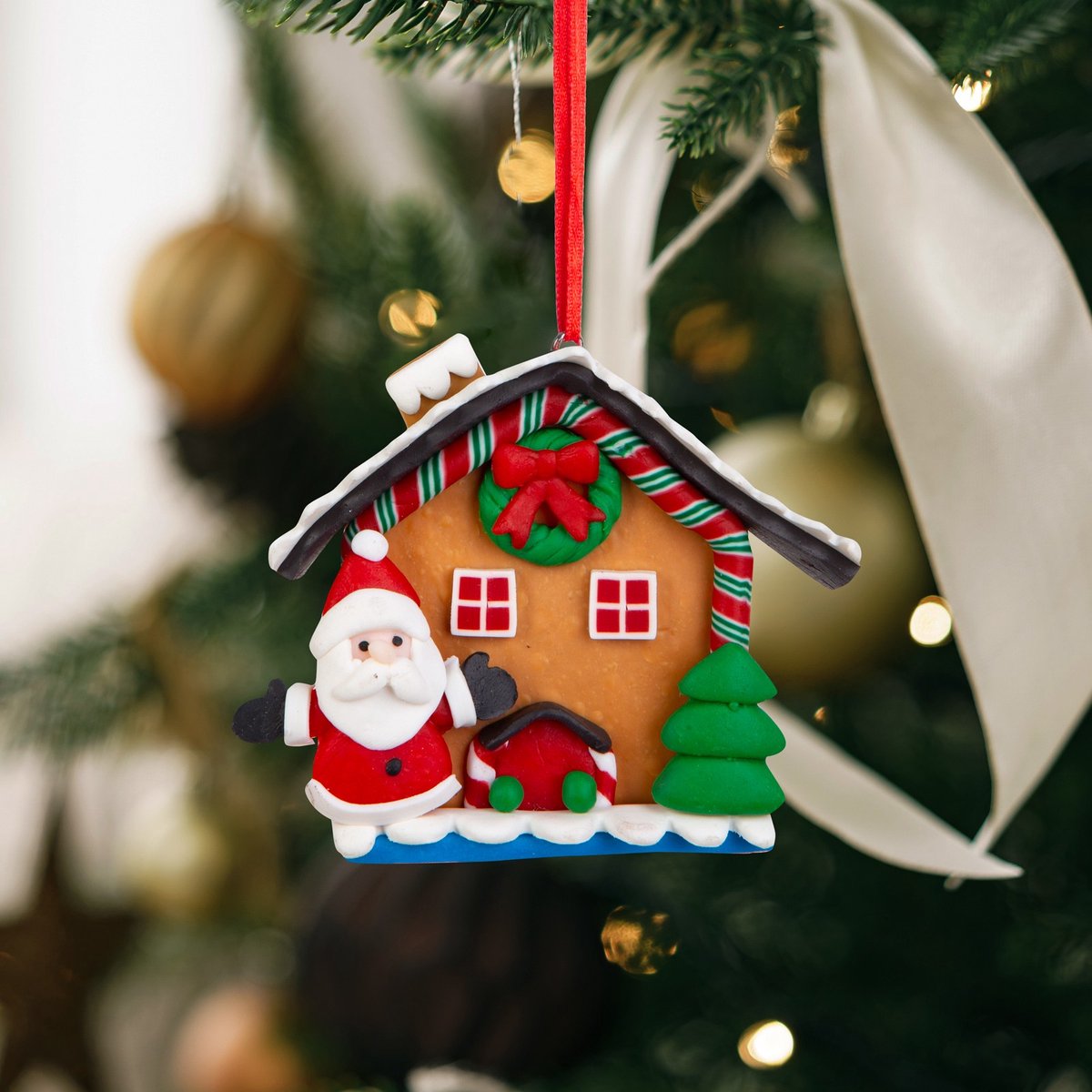 Kerst magnetische decoratie - 2 in 1 - peperkoekenhuisje met Kerstman - 85 x 75 mm 1 Stuks [58553A]