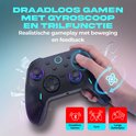 Hand die een zwarte gaming controller vasthoudt met RGB-verlichting. Iconen tonen Draadloos gamen, Gyro, en Lange Batterijduur (72H). Tekst: Draadloos gamen met gyroscoop.