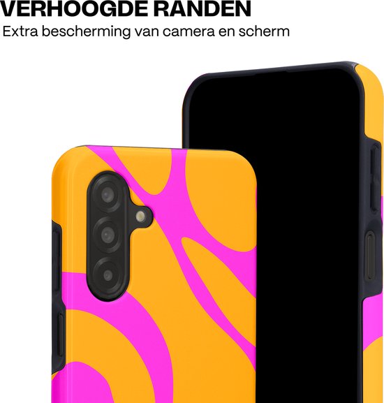 Telefoonhoesje met verhoogde randen en een oranje en roze vloeiend patroon.