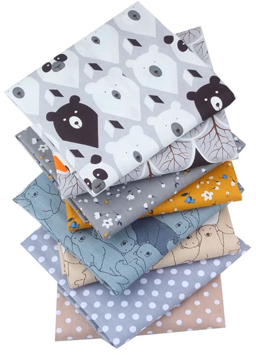 100% katoenen gewatteerde setstof met bloemen- en berenprint voor patchwork, handwerk, DIY en naaiwerk. Voorgesneden mondkapje, 40,64 x 50,80 cm, set van 8 (beer en bloem).