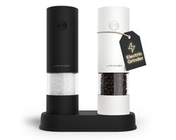 LARS NYSØM Elektrische Zout- en Pepermolenset | Automatische Zout- en Pepermolens met Verstelbare Keramische Maalschijf | Elektrische Kruidenmolen op Batterijen (Carbon Black / Pure White)