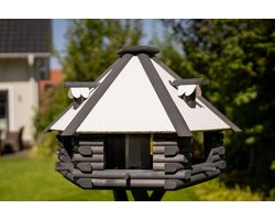 XXL Vogelhuis met zonnepaneel, wit en grijs (groot vogelhuis met dakkapellen, extreem weerbestendig)