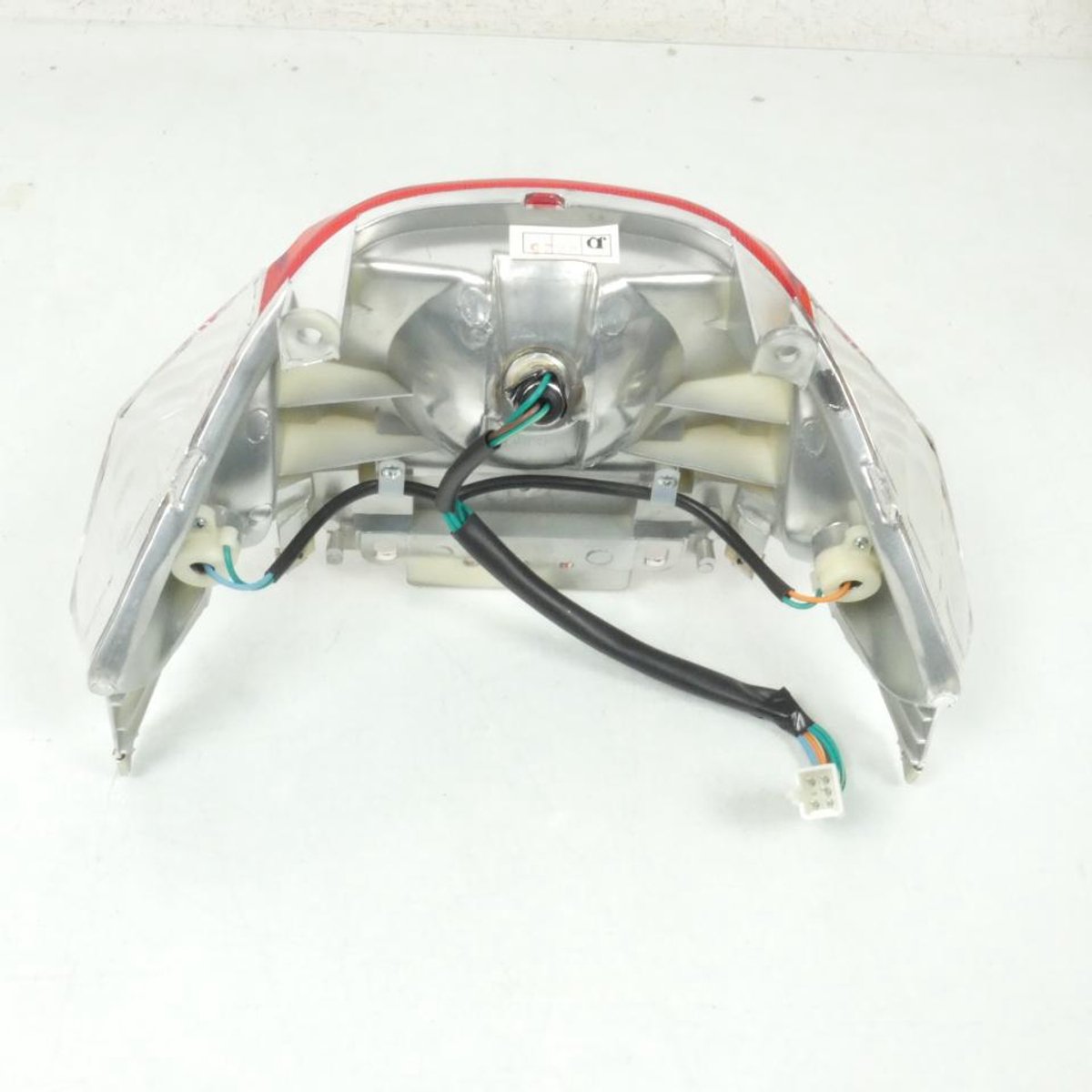 Feu arrière pour scooter Peugeot 50 V-Clic 4T 2007-14 1 connecteur Chen Liang
