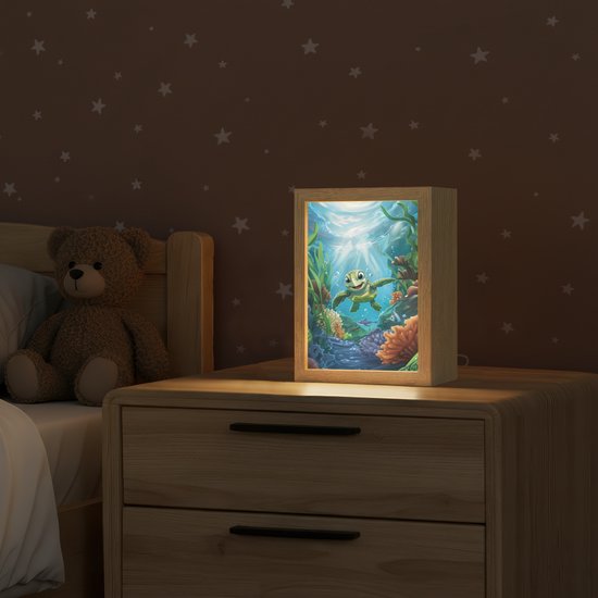 Nachtlampje 15x20 cm - Kinder lampje - Schildpad - Zeedieren - Onderwater - Zeewier - Tafellamp kinderkamer - Slaapkamer lamp - Bedlamp kinderen - Kinderlampje stopcontact - Wandlamp babykamer - Nachtlampjes van OnlyWow — afbeelding 2