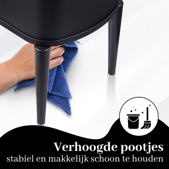 Brique à déchets noire sur pieds, facile à nettoyer avec un chiffon bleu.