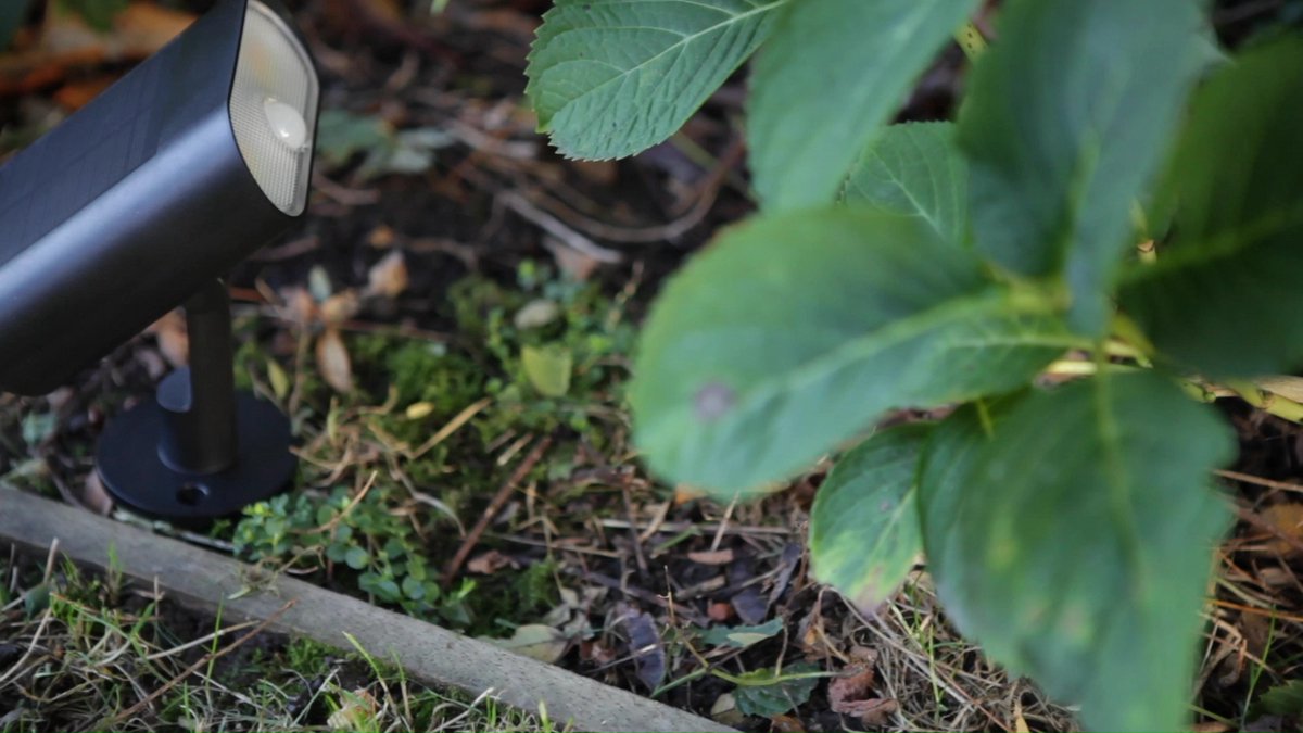 Lutec Connect Ginbo - Smart Solar LED prikspot met PIR bewegingssensor