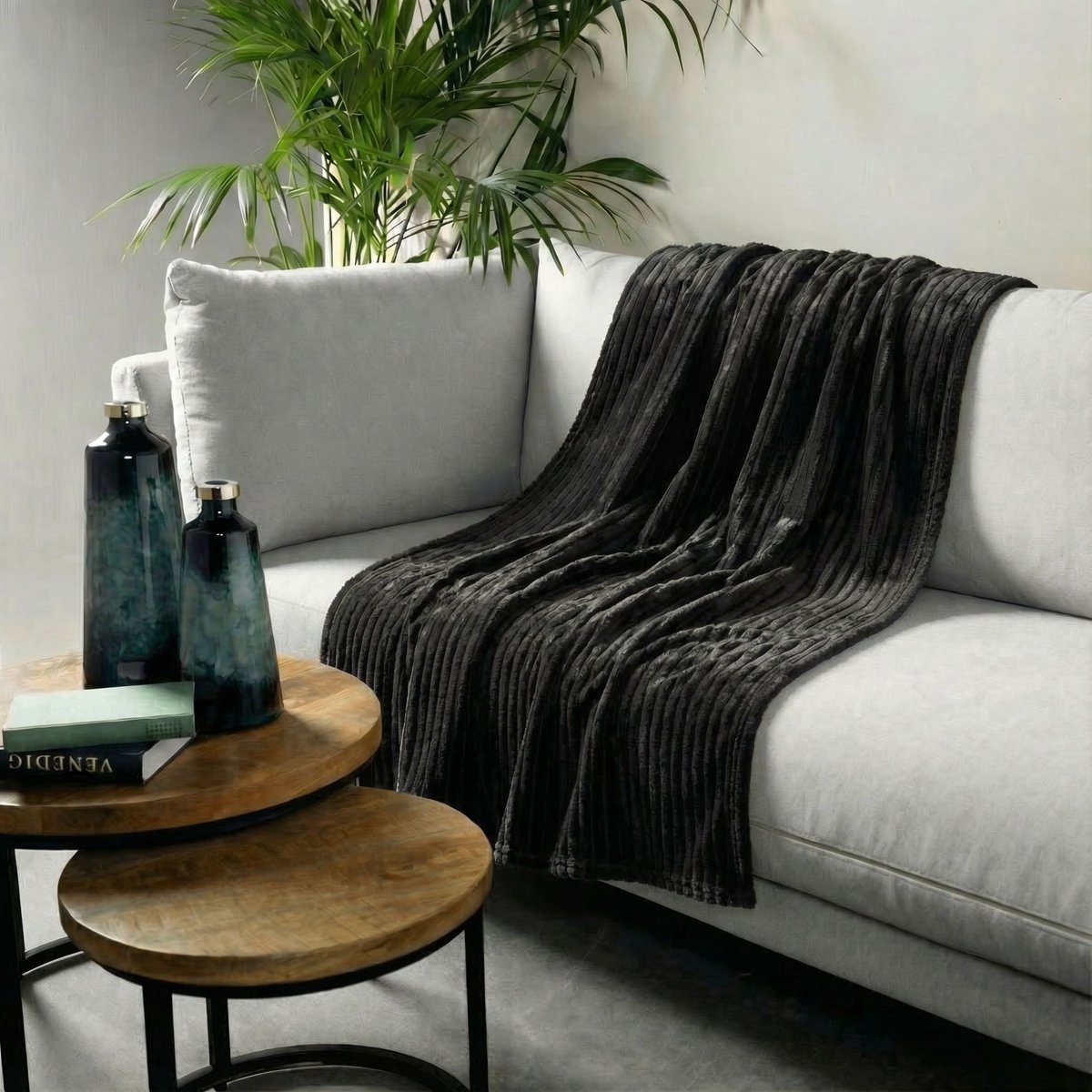 Dutch Decor Plaid 140x180 cm - MARTHY – superzacht, warm, donzig, rib design - zwart