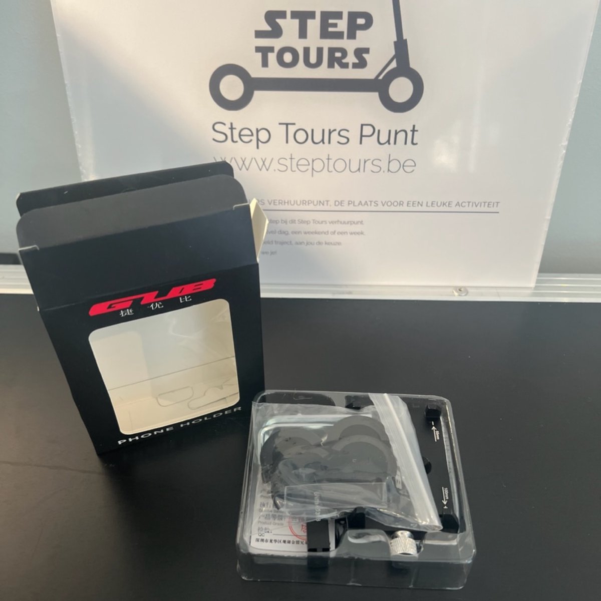 Smartphone houder voor e-step, past op NINEBOT-SEGWAY MAX G30 (als andere e-steps mogelijk) (GUB) by Step Tours – foto 8