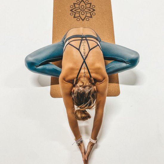 Samarali - Classic Kurk Yogamat - Kurk & Natuur Rubber - Milieuvriendelijk - Antimicrobieel - Antislip - 183x61x0.4 cm - Inclusief Draagband en eBook van Samarali — afbeelding 4