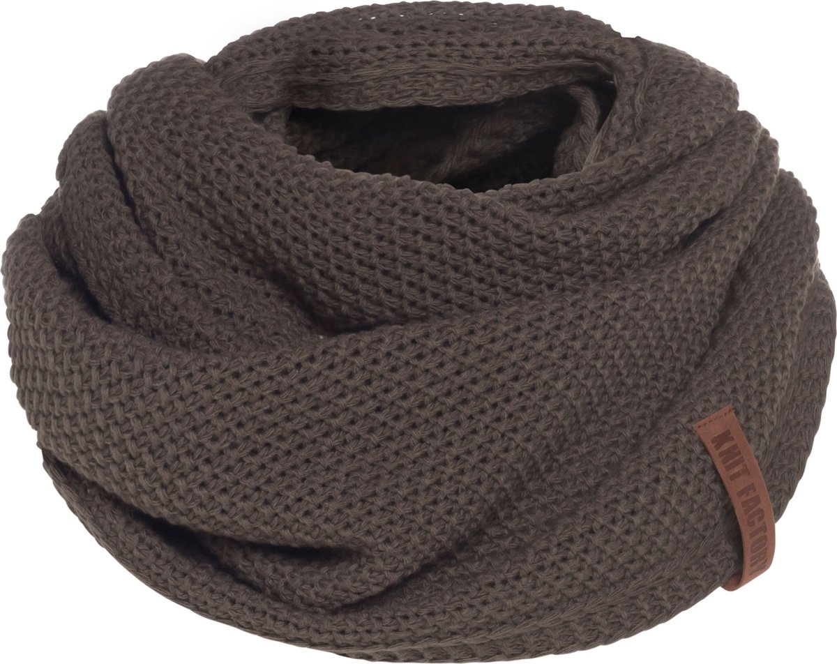 Knit Factory Coco Gebreide Colsjaal - Ronde Sjaal - Nekwarmer - Wollen Sjaal - Bruine Colsjaal - Dames sjaal - Heren sjaal - Unisex - Taupe - One Size