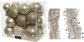 Kerstversiering kunststof kerstballen 6-8-10 cm met folieslingers pakket licht parel/champagne van 28x stuks - Kerstboomversiering