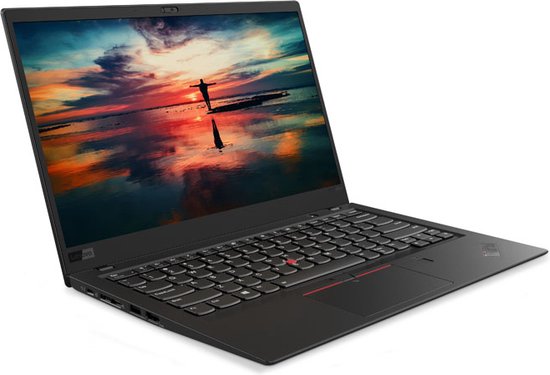 Zwarte Lenovo ThinkPad X1 Carbon laptop, opengeklapt met een landschapsafbeelding op het scherm.