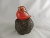 Sculptuur - 16 cm hoog - beeld glas - rode vogel - op glasvoet - decoratie