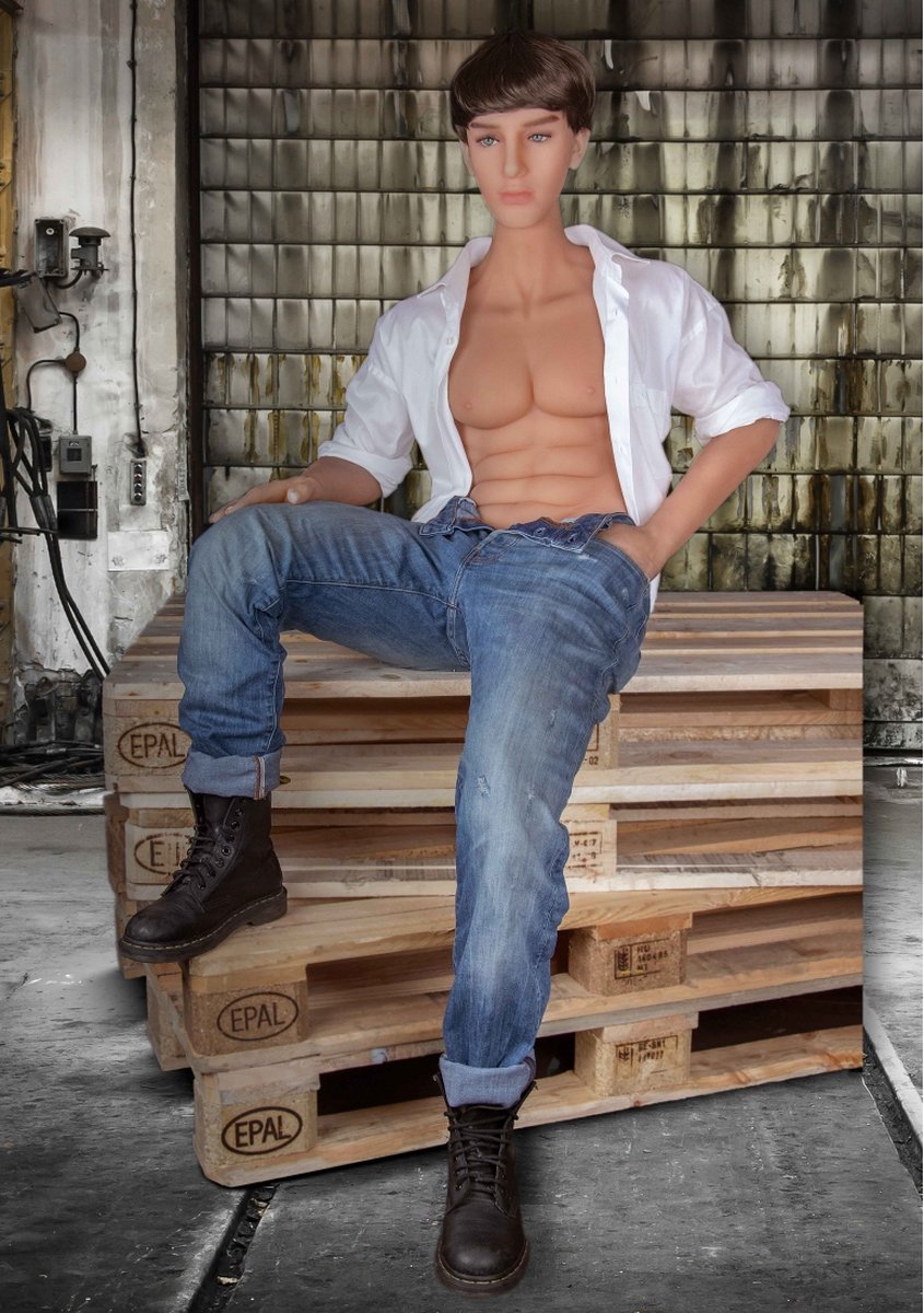 Rus sovchilar bilan onlayn guruh porno Erkaklar ustidan siyishayotgan suratlar