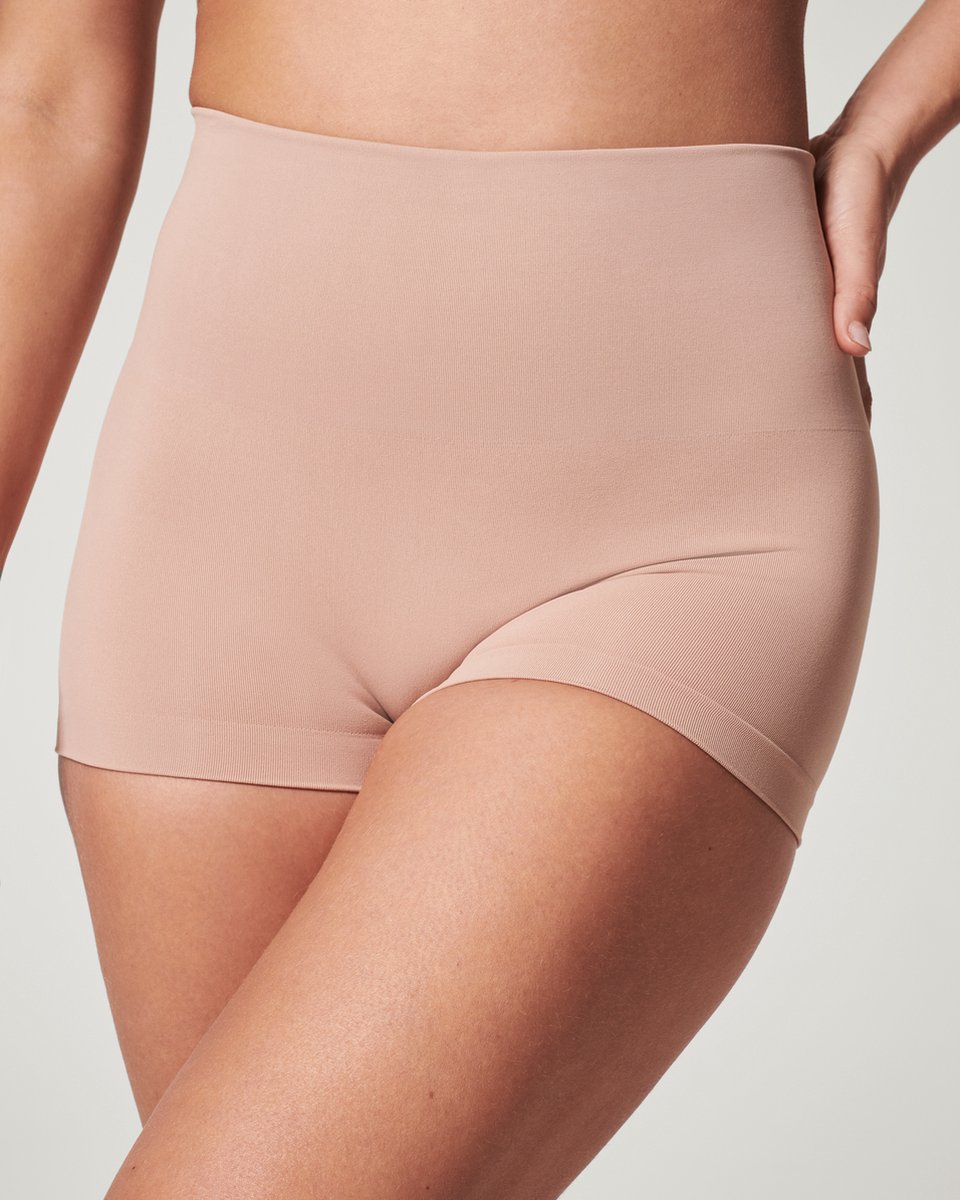 SPANXshape™ ExtraOrdinary Boyshort- Kleur Beige (Toasted Oatmeal) - Maat L