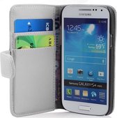 Cadorabo Hoesje geschikt voor Samsung Galaxy S4 MINI in POLAR WIT - Beschermhoes van glad imitatieleer en kaartvakje Book Case Cover Etui