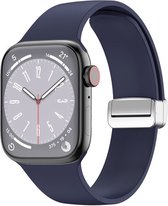 By Qubix Siliconen bandje - Folding Buckle - Donkerblauw - Geschikt voor Apple Watch 42mm - 44mm - 45mm - Ultra - 49mm - Compatible Apple watch bandje