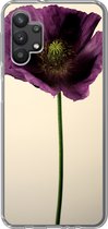 Geschikt voor Samsung Galaxy A32 5G hoesje - Close-up van een paarse Klaproos - Siliconen Telefoonhoesje