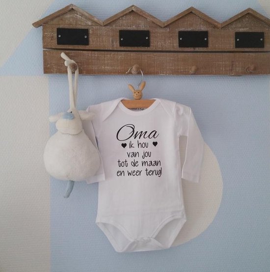 Baby Rompertje met tekst | Oma ik hou van jou tot de maan en weer terug | lange mouw | wit met zwart | maat 74/80 | hoera je wordt grootmoeder zwangerschapsaankondiging bekendmaking baby opkomst Geboorte Cadeau Kraamcadeau cadeautje kleinkind