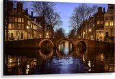 Canvas  - Gracht in Amsterdam met Lichtjes - 120x80cm Foto op Canvas Schilderij (Wanddecoratie op Canvas)