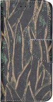 Design Softcase Booktype iPhone 11 hoesje - Wild Bladeren