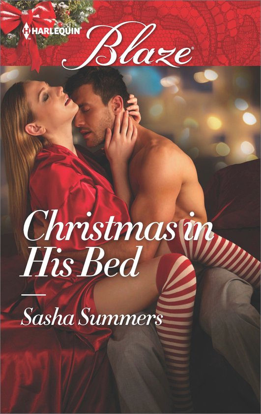 Een vrouw in een rode satijnen ochtendjas met gestreepte kousen ligt in bed met een man. Titel: Christmas in His Bed.