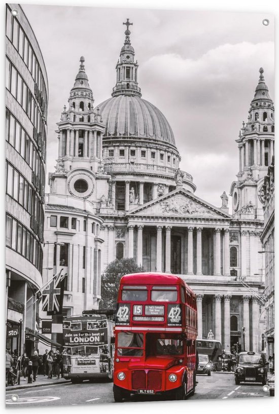 Tuinposter – Rode Bus in Londen met Zwart/ Wit Achtergrond - 80x120cm Foto op Tuinposter  (wanddecoratie voor buiten en binnen)