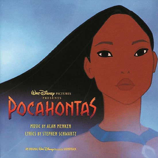Close-up van Pocahontas' gezicht, met lange zwarte haren en een blauwe band om haar nek. Walt Disney Pictures presenteert Pocahontas.