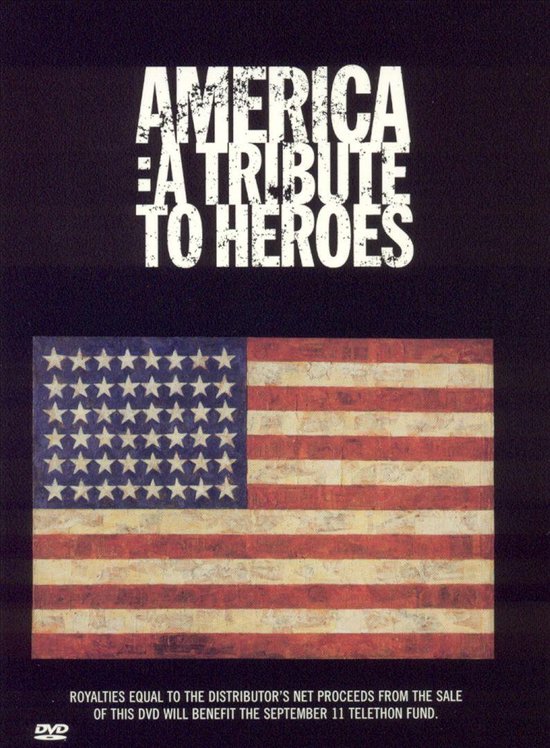 De DVD-cover toont de Amerikaanse vlag en de tekst 'AMERICA: A TRIBUTE TO HEROES'.