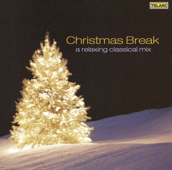 Een verlichte kerstboom in de sneeuw met 'Christmas Break: a relaxing classical mix' op de hoes.