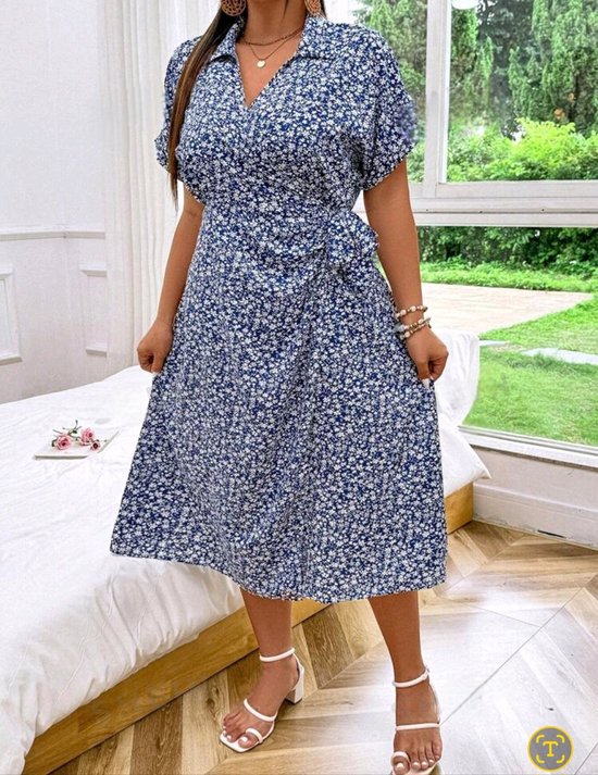 Plus Size Dames Zomerjurk met Bloemenprint – Midi Jurk met Split – Comfortabele Casual Jurk – Blauw/Wit Maat eu 52