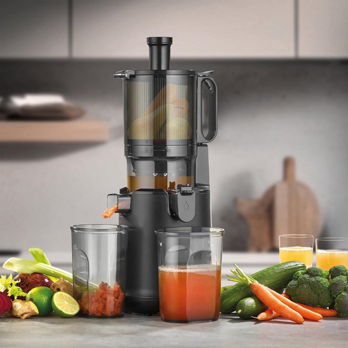 Slowjuicer - Juicer - Juice Maker - Groenten En Fruitpers - BPA Vrij - Sapcentrifuge - Vruchtvleescontainer - Met Pulpcontainer - Grote Vulopening - Langzaam Persen thumbnail 2
