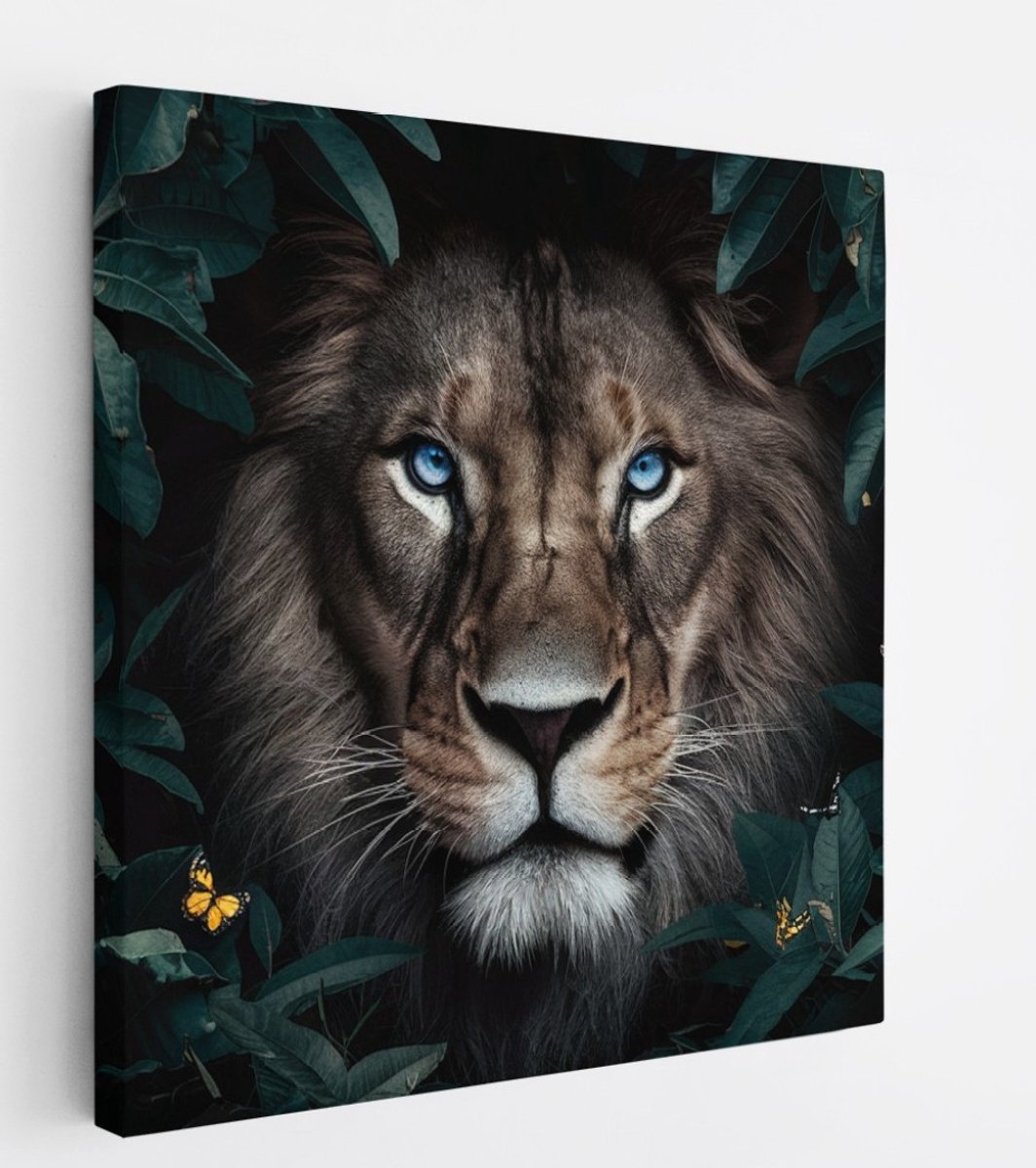 Saammp Canvas Schilderij - Leeuw tussen de bladeren en vlinders - Dieren - Natuur - 100x100 - Foto op canvas - Wanddecoratie - Muurdecoratie Woonkamer - Slaapkamer decoratie - Canvas Print Multicolor