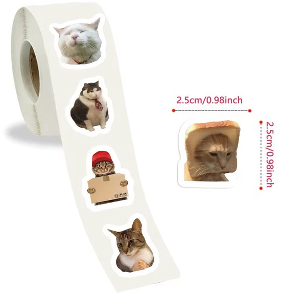 Rol met leuke kattenstickers, waaronder een kat in brood en een kat met een rood mutsje die een doos vasthoudt.