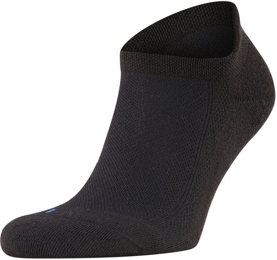 Zwarte Falke Cool Kick enkelsok met een blauw detail op de neus.