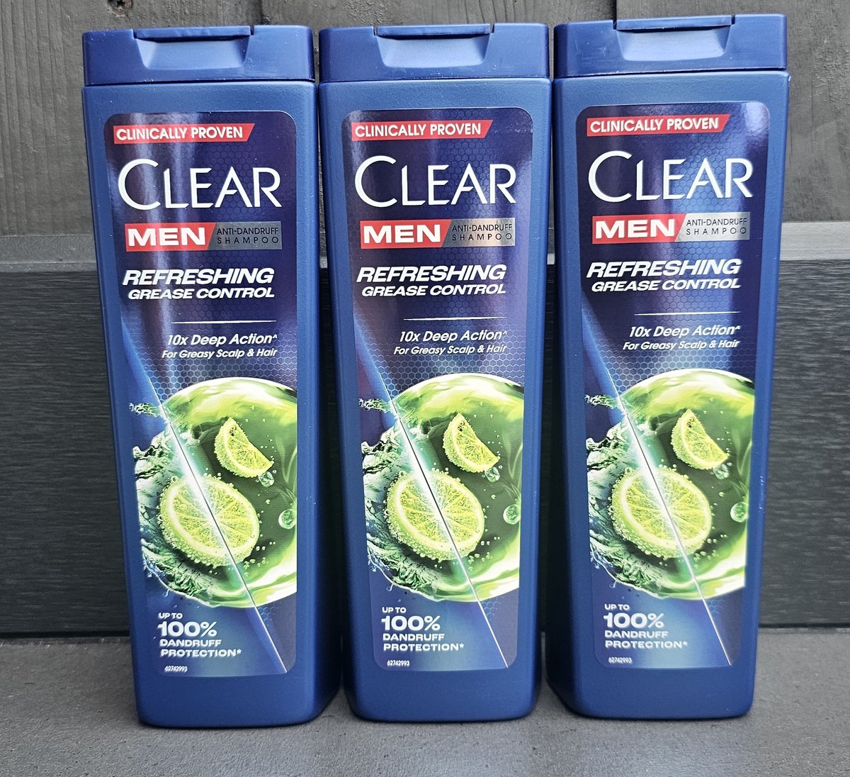 Clear men Refreshing Grease Control /Anti Sebo / Anti Talg- Shampoo 3x360ml