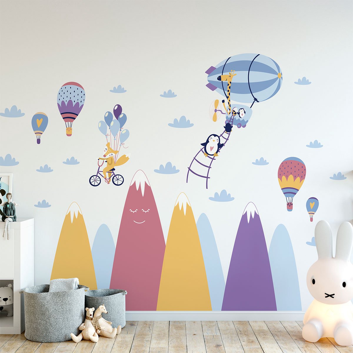 Ambiance Sticker Scandinavische bergstickers met vrolijke dieren, 120 x 180 cm Multi color