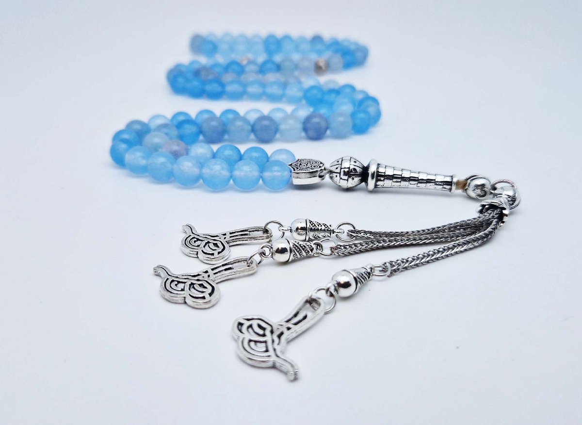 Handgemaakte tesbih "Tasbih" natuursteen " Blauwe Jade " - Aantal kralen 99 - Diameter kralen 8MM - met metaal tassel "Arabische kalligrafie" - Een mooi cadeau-idee