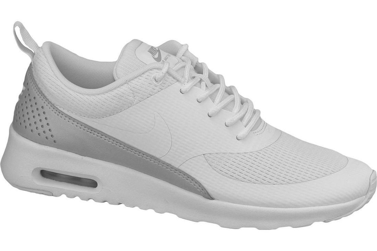 Nike Air Max Thea Sneakers Dames Sportschoenen - Maat 39 - wit