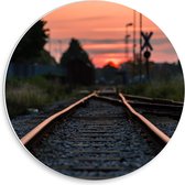 Forex Wandcirkel - Treinspoor Close Up - 30x30cm Foto op Wandcirkel (met ophangsysteem)