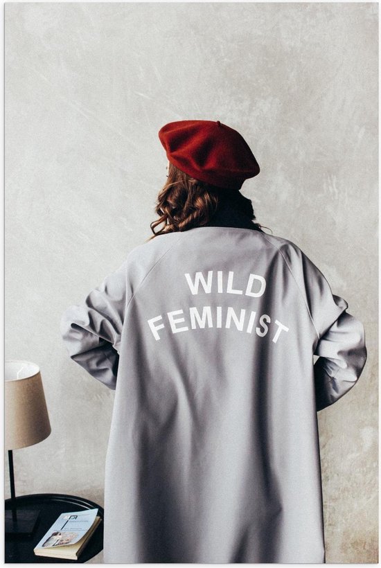 Poster – ''Wild Feminist'' op Rug van Vrouw - 80x120cm Foto op Posterpapier