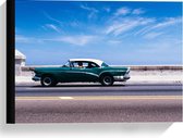 Canvas  - Groene Auto in Cuba - 40x30cm Foto op Canvas Schilderij (Wanddecoratie op Canvas)