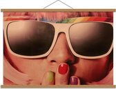 Schoolplaat – Close Up Zonnebril - 90x60cm Foto op Textielposter (Wanddecoratie op Schoolplaat)