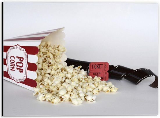 Dibond - Zwarte Filmrol met Popcorn en Film Ticket - 40x30cm Foto op Aluminium (Wanddecoratie van metaal)
