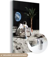 MuchoWow® Peinture sur verre 100x150 cm - Peinture sur verre acrylique - Astronaute - Lune - Palmier - Chaise longue - Photo sur verre - Peintures