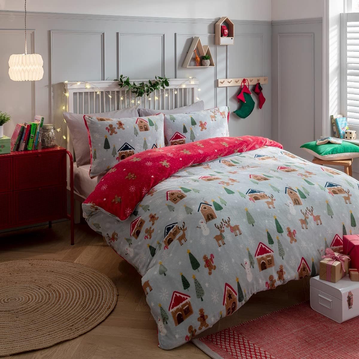 Sleepdown 200 x 200 cm, omkeerbaar beddengoed met dekbedovertrek en kussenslopen, Scandinavische kerstscène, grijs/rood
